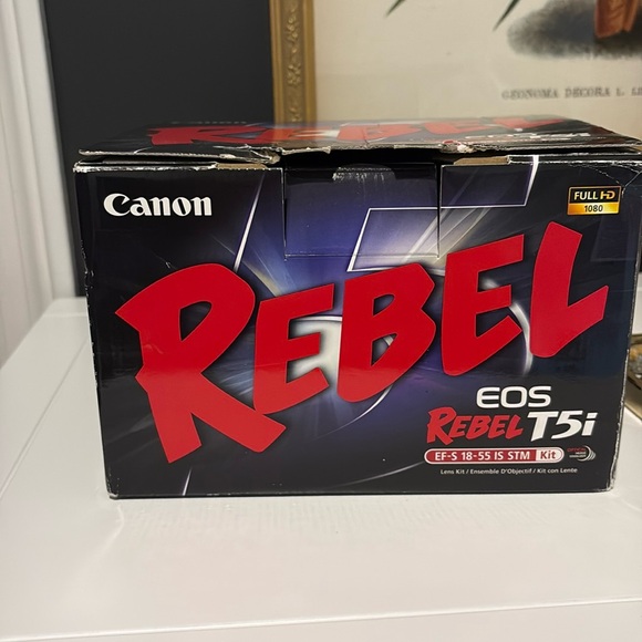 Canon EOS rebel T5i everything seem with box included - Picture 4 of 11